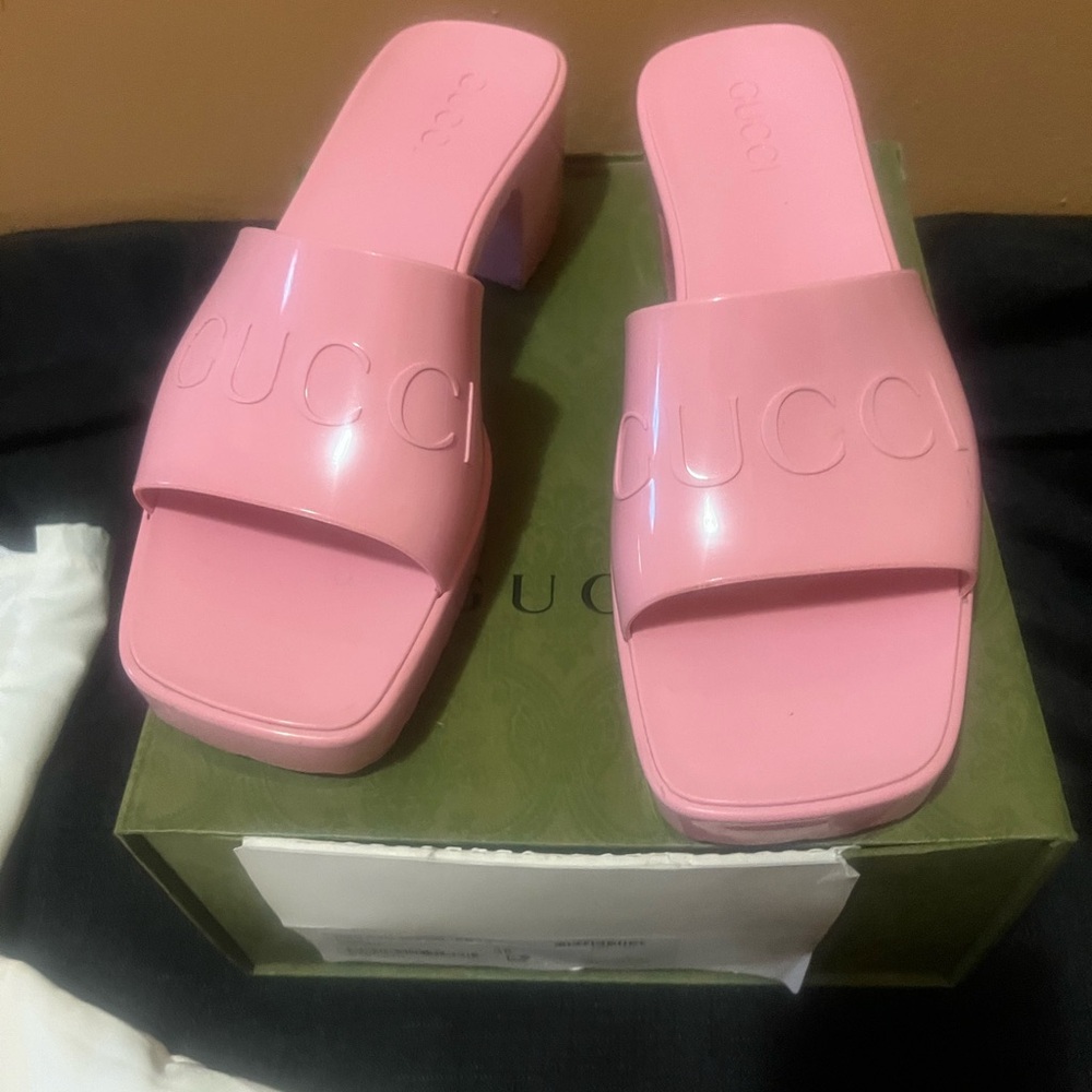 Gucci sandals